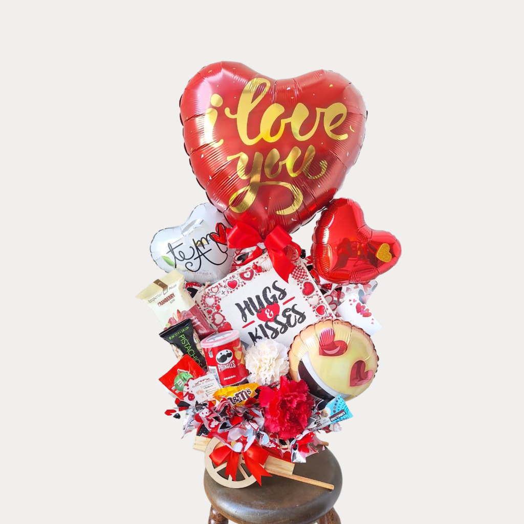 Arreglo Dulce de Amor, con globo de 18 Plg, grande, diseño Hugs & Kisses