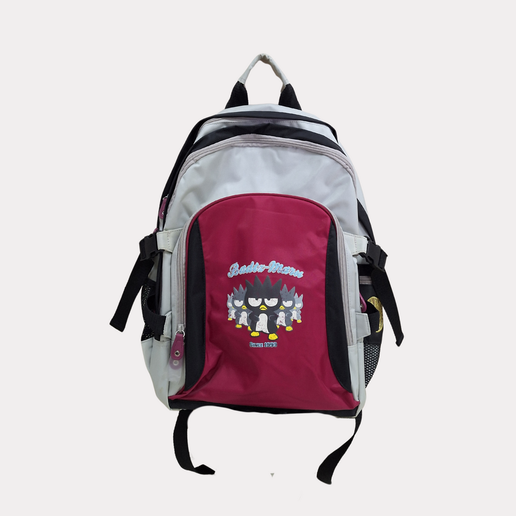 Mochila de Badtz Maru -Sanrio, 18 Plg, 3 compartimentos